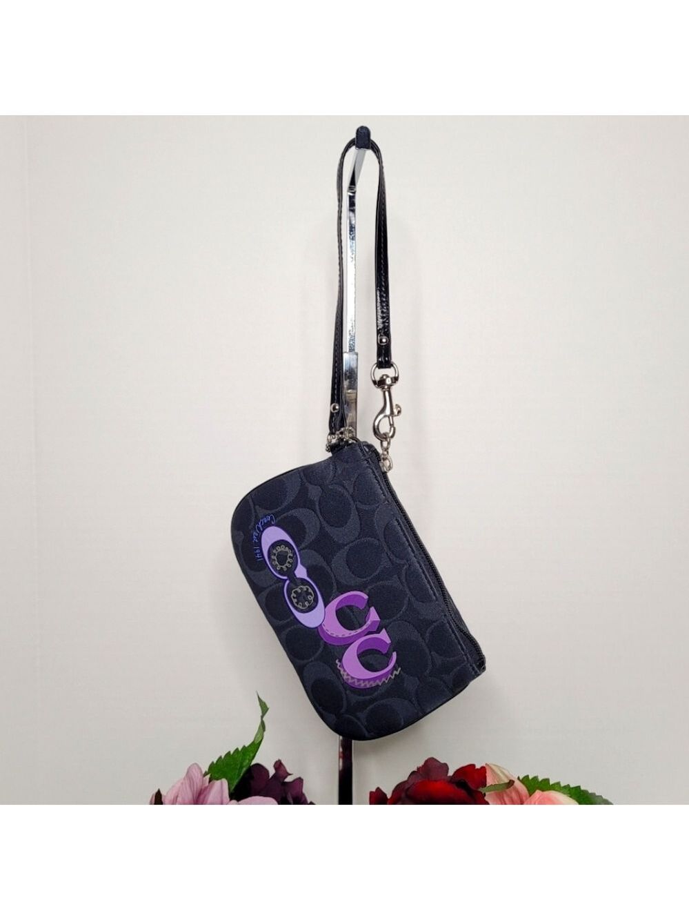 Coach Signature Corner Zip Wristlet With Black Jacquard Fabric Graphics - Picture 1 of 6